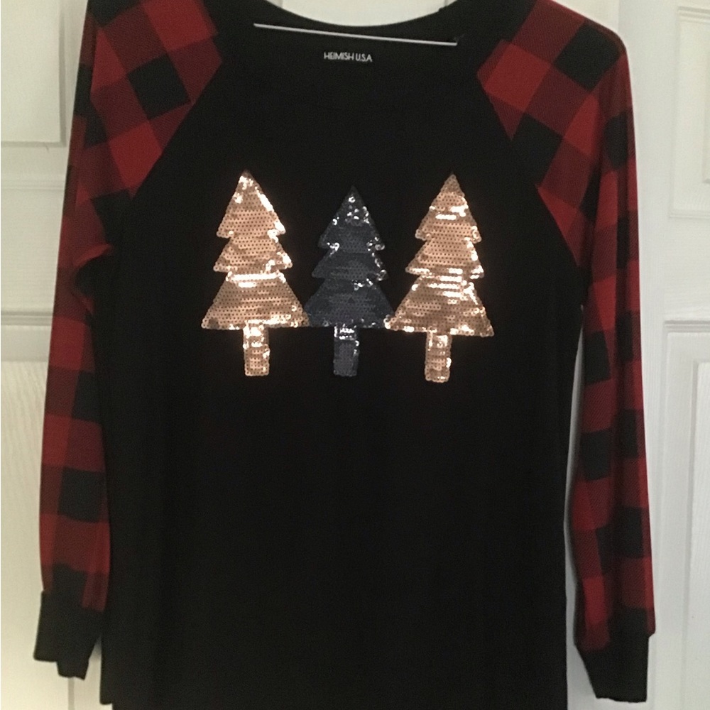 Hemisha Christmas shirt